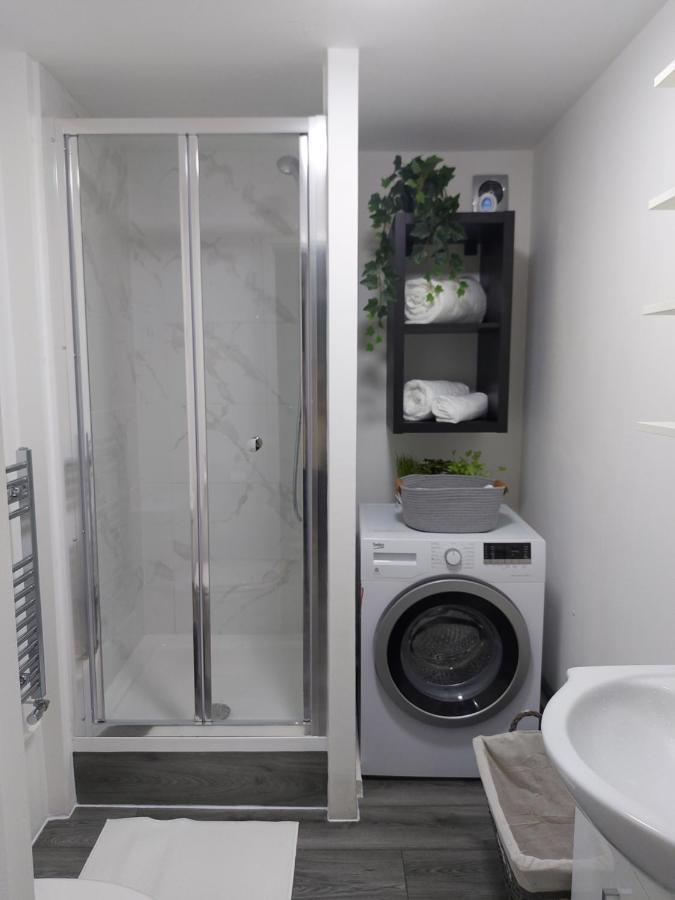 Lovely 1-Bedroom Condo With Parking On Premises Minworth Esterno foto