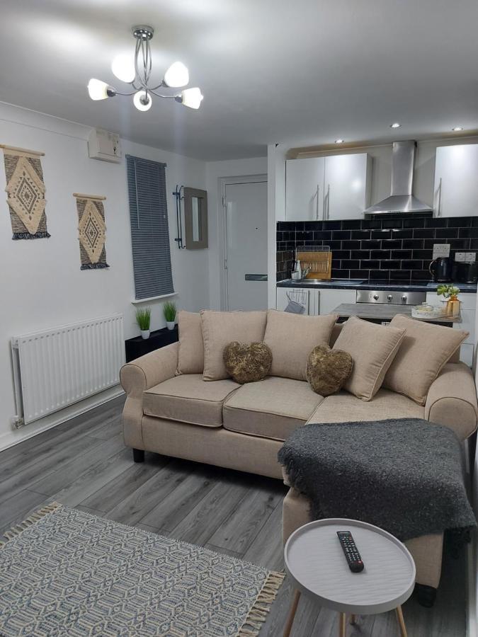 Lovely 1-Bedroom Condo With Parking On Premises Minworth Esterno foto